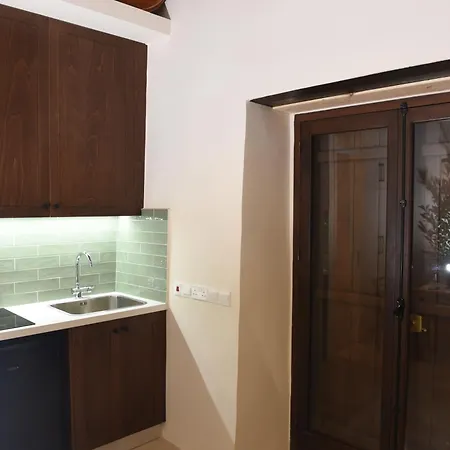 Old Stone House Retreat Λεμεσός